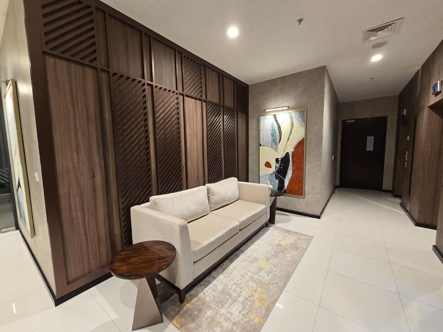 Skyline 29th-floor Tri-zen Luxury Colombo